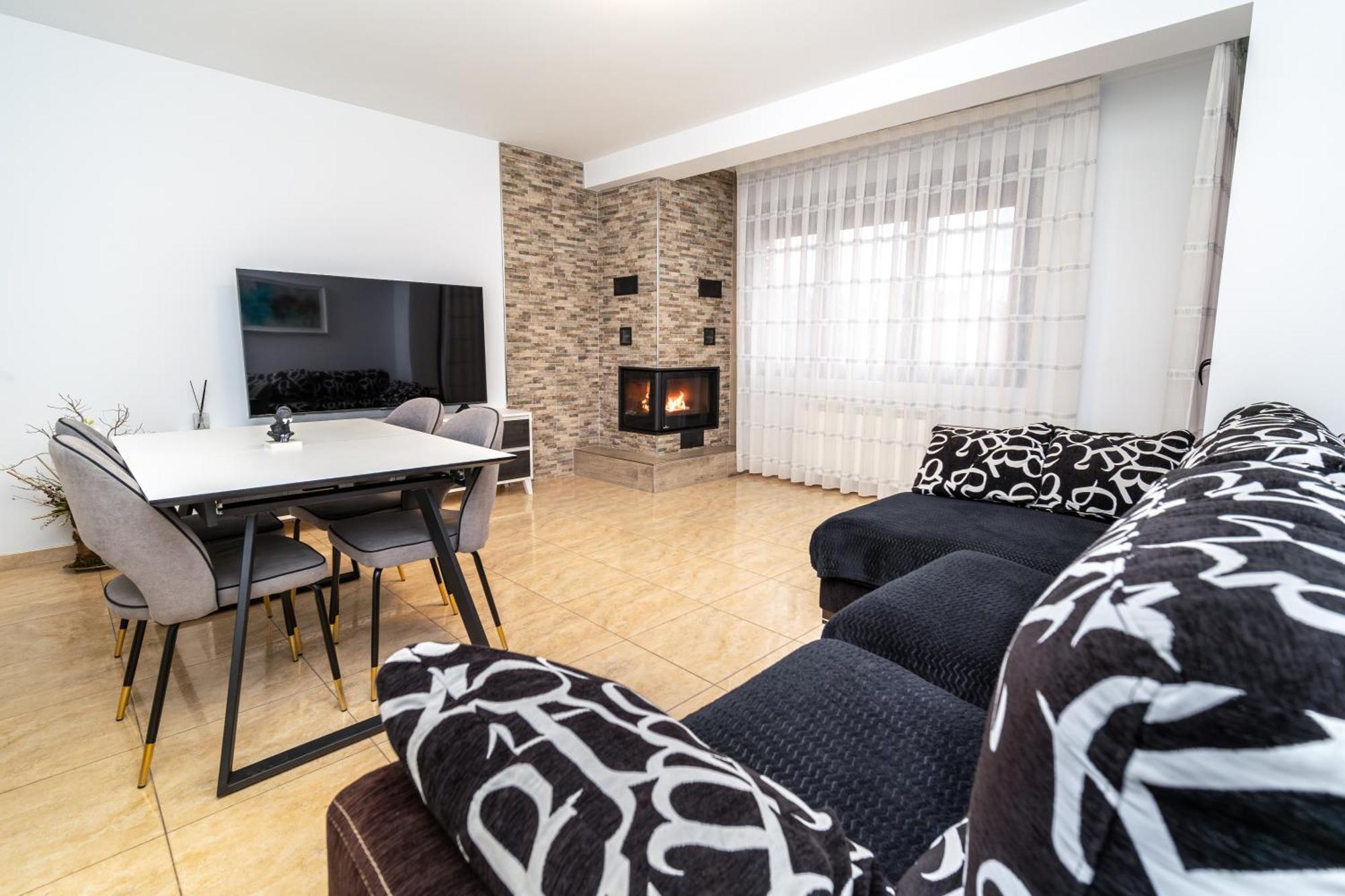 Casa Ianco &Rares Apartment Валдеробрес Екстериор снимка